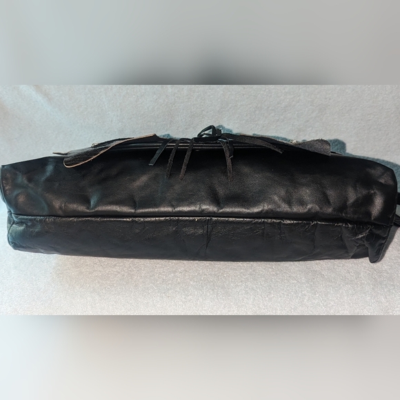 Vintage Manolucci black leather shoulder clutch bag. - Picture 6 of 12